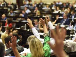 Dólar, jubilaciones y retenciones: las claves de la emergencia aprobada en Diputados