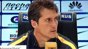 El mellizo se enojó con la pregunta durante la conferencia de prensa El mellizo se enojó con la pregunta durante la conferencia de prensa