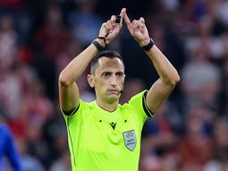 Quién es José María Sánchez, el árbitro español que dirigirá Argentina vs. Australia en el Mundial Sub-20