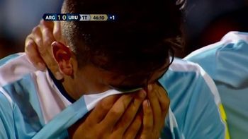 video: debut como titular en la seleccion, expulsion y llanto para paulo dybala video: debut como titular en la seleccion, expulsion y llanto para paulo dybala