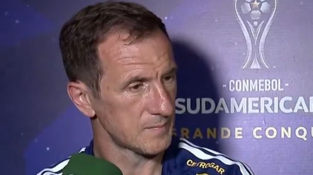 Rodolfo Arruabarrena puso en duda la titularidad de Leandro Paredes ante Vasco da Gama