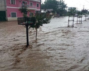 Impresionante tormenta en Salta dejó barrios inundados y rutas cortadas