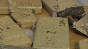 Encontraron 10,4 kilos de marihuana distribuida en 13 ladrillos Encontraron 10,4 kilos de marihuana distribuida en 13 ladrillos
