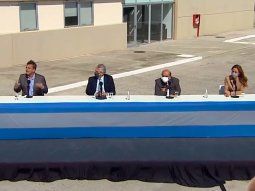 Alberto: El país no se construye cerrando universidades o con ministros que dejan vencer vacunas