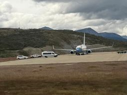 alerta en ushuaia: aterrizo avion del departamento de defensa de eeuu bajo un fuerte hermetismo alerta en ushuaia: aterrizo avion del departamento de defensa de eeuu bajo un fuerte hermetismo