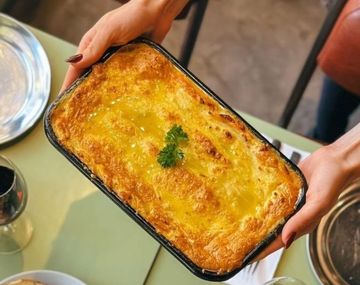 El sabor de la cocina argentina y el calor familiar se ven reflejados en este bodegón que reversiona platos tradicionales.