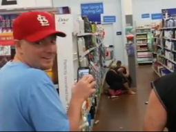 dos mujeres, a las trompadas en el supermercado dos mujeres, a las trompadas en el supermercado