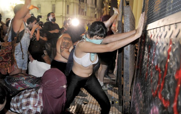 Repudio por las detenciones durante el paro de mujeres