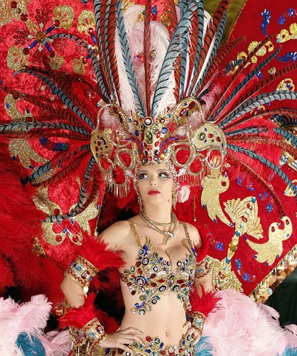 Una reina del Carnaval sufre heridas graves al quemarse su traje