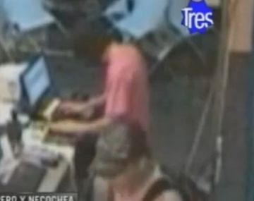 Un ex empleado asaltó una heladería y quedó grabado