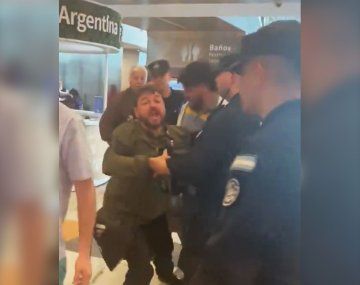 Juan Grabois protagonizó un escándalo en el Aeropuerto de Ezeiza