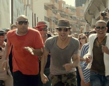 Demandan a Enrique Iglesias por plagiar su último éxito