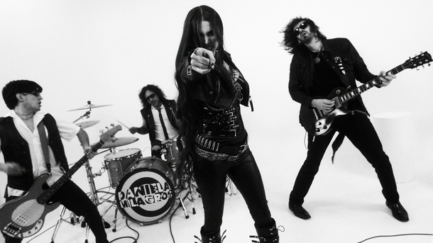 Daniela Milagros presenta Loco, su nuevo single cargado de rock