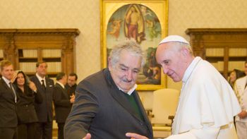mujica pidio al papa una mano para luchar contra la pobreza mujica pidio al papa una mano para luchar contra la pobreza