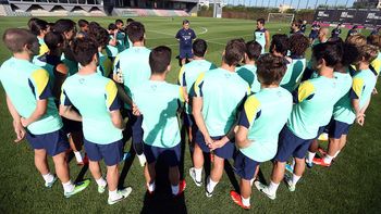 el tata martino dirigio su primera practica en barcelona el tata martino dirigio su primera practica en barcelona