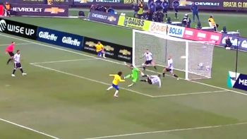 Argentina zafó por dos tiros en el palo de Brasil Argentina zafó por dos tiros en el palo de Brasil