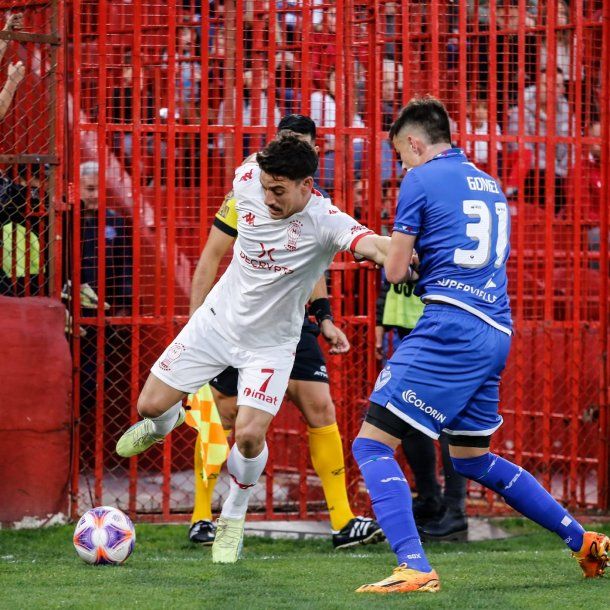Huracán le ganó a Vélez en un partido clave por la permanencia
