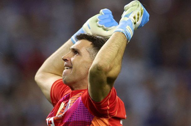 ¿Cuántos penales le metés al Dibu Martínez?: la pregunta a la Selección Argentina que se hizo viral