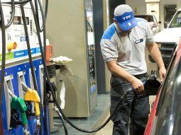 el gobierno analiza aplicar precios justos para los combustibles