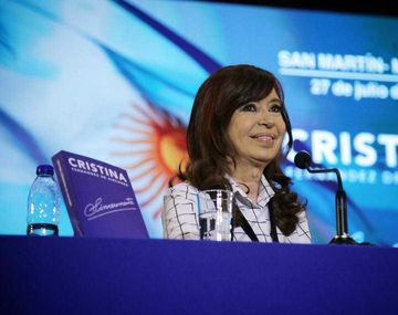 Cristina y el consumo en crisis: ¿Los hijos del Presidente toman leche que no es leche?