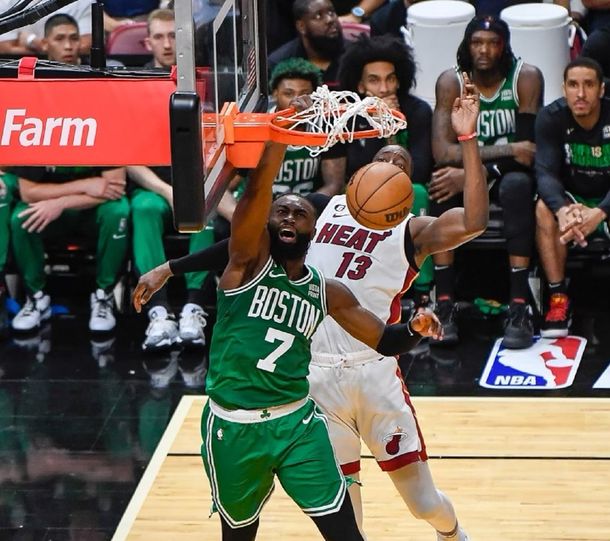 NBA: Boston Celtics le ganó de visitante a Miami Heat y forzó el quinto juego de las finales del Este