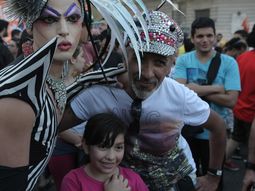 polemica por un subsidio de $8 mil a personas trans polemica por un subsidio de $8 mil a personas trans