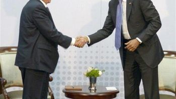 raul castro y obama mantuvieron una historica reunion en panama raul castro y obama mantuvieron una historica reunion en panama