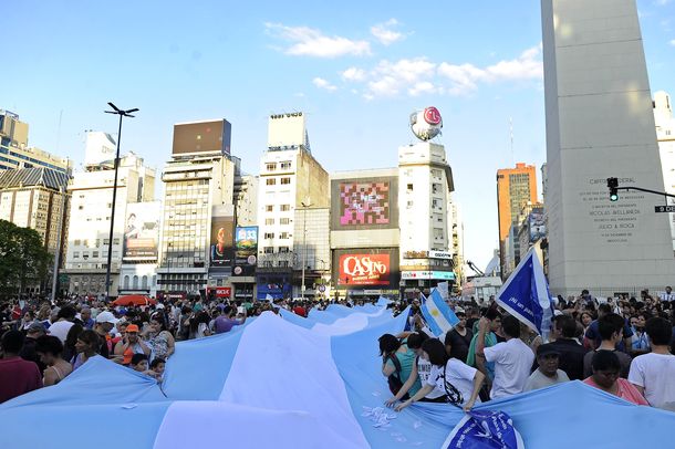 Autoconvocados al Obelisco en apoyo a scioli