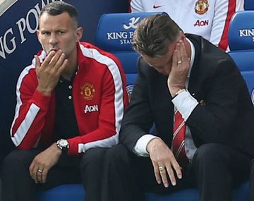 El Manchester United volvió a perder y Van Gaal quedó en la cuerda floja