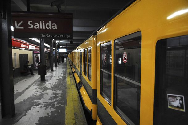 La línea B del subte y el tren Sarmiento adhieren al paro