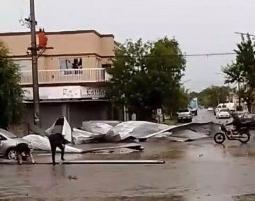 Fuerte temporal generó destrozos en Miramar: voladuras de techos y destruyó viviendas