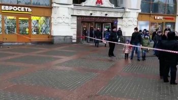 Tres estaciones de tren, evacuadas por amenaza de bomba en Moscú Tres estaciones de tren, evacuadas por amenaza de bomba en Moscú