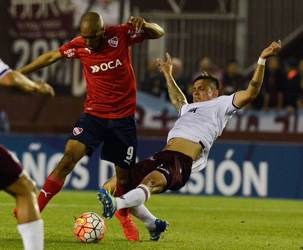 Independiente dio el golpe y venció a Lanús en la ida de la Sudamericana