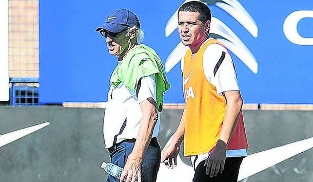 Riquelme volvió a entrenar y podrá jugar ante Arsenal