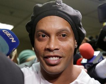Ronaldinho dio positivo de Covid-19