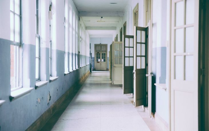 Tapabocas para todos y distancia:  el protocolo para volver a las aulas