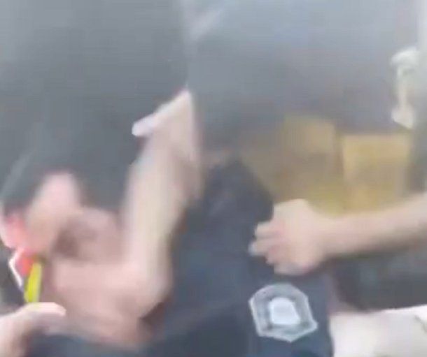 Vecinos de Avellaneda agreden a la Policía