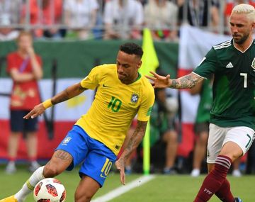 Catarata de amenazas para el jugador mexicano que le dio un pisotón a Neymar