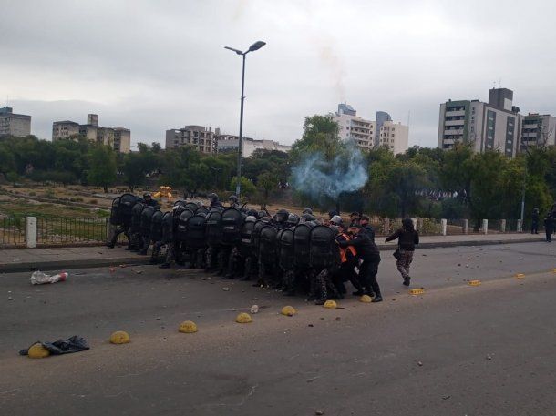 Incidentes en Jujuy en medio de la jura de la nueva Constitución provincial