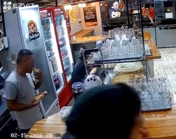 Insólito: asaltaron una pizzería en Loma Hermosa y se fueron comiendo porciones