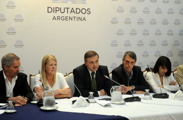 La oposición exige una explicación a Aguad