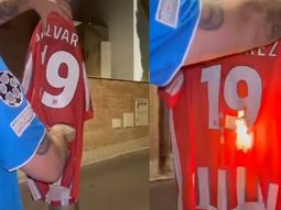 Hinchas del Atlético de Madrid quemaron la camiseta de Julián Álvarez tras su pedido de transferencia Hinchas del Atlético de Madrid quemaron la camiseta de Julián Álvarez tras su pedido de transferencia