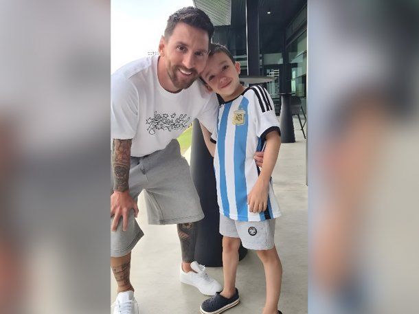 El gesto de Lionel Messi con un niño que padece la misma enfermedad que él tuvo