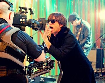 El cantante de Turf se fracturó un brazo