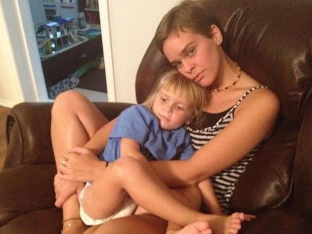 Acusan a una mujer de envenenar a su hijo para poder contar su historia en un blog