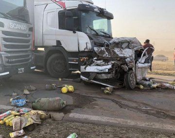 Siete vehículos chocaron en cadena por una tormenta de tierra y viento en Córdoba