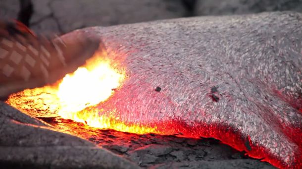 ¿Qué pasa si pisas lava aunque sea solo por un segundo?