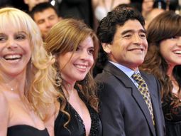 claudia villafane responde: diego le esta haciendo dano a sus hijas claudia villafane responde: diego le esta haciendo dano a sus hijas