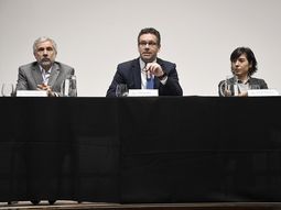 El Central obliga a los bancos a pedir permiso para girar dólares al exterior