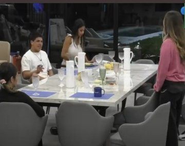Todo mal en Gran Hermano: Julieta se enojó con Thiago por comerse su comida